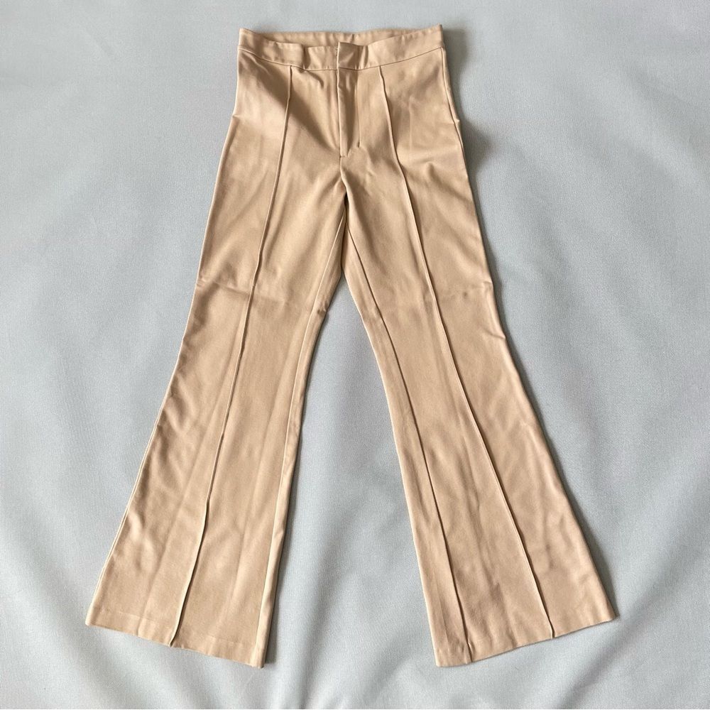 A New Day Flare Khaki Stretch Pants EUC Women’s Size 8